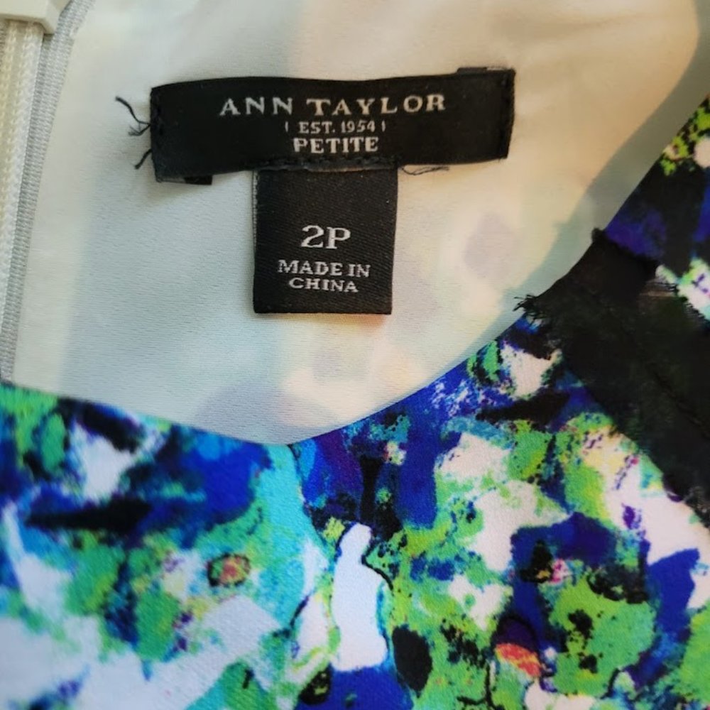 Ann Taylor Sz 2 Petite Crew Neck Dress w/ High-Low Hem - Picture 2 of 4